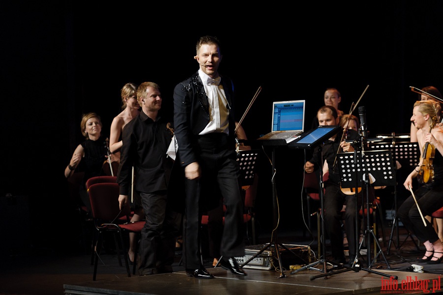 Show Muzyczne Adama Sztaby z Elblsk Orkiestr Kameraln w skadzie symfonicznym, fot. 1