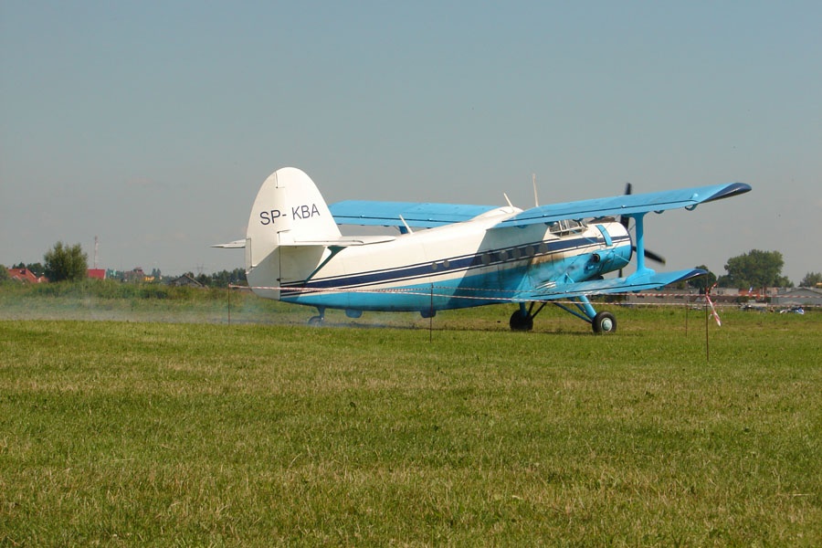 Lotniczy Festyn Rodzinny 2011 na terenie lotniska Aeroklubu Elblskiego, fot. 6