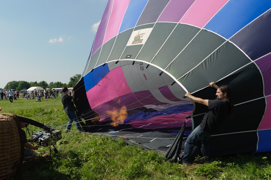 Lotniczy Festyn Rodzinny 2011 na terenie lotniska Aeroklubu Elblskiego, fot. 54