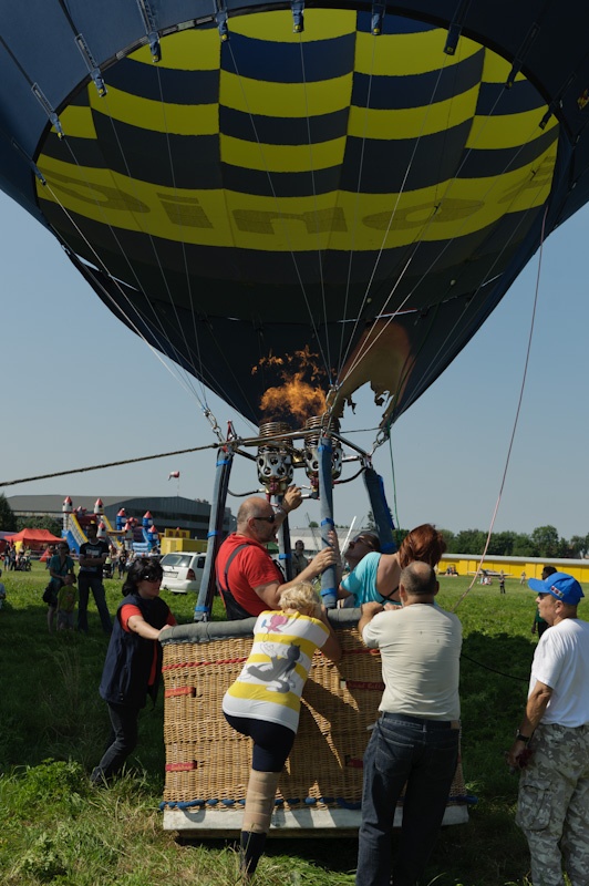 Lotniczy Festyn Rodzinny 2011 na terenie lotniska Aeroklubu Elbląskiego, fot. 63