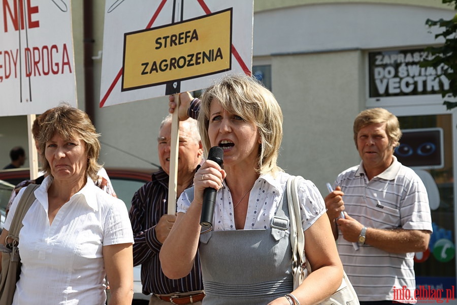 Manifestacja pod siedzib Urzdu Gminy Elblg przeciwko planowanej budowie siowni wiatrowych w Janowie, fot. 6