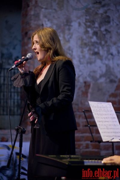 Koncert Anny Serafińskiej w Galerii EL podczas 8 Lata Jazzowo-Bluesowego, fot. 4