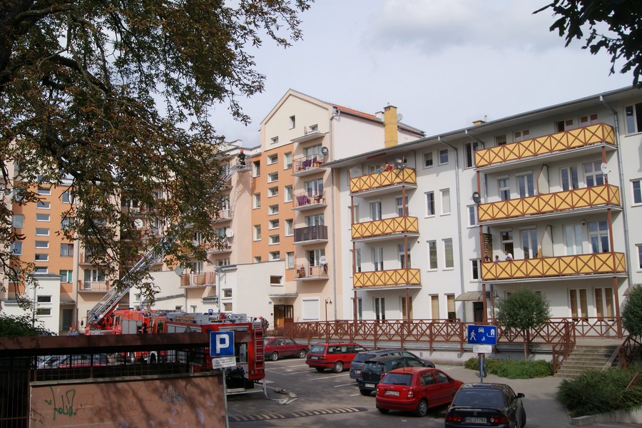 Poar budynku mieszkalnego przy ulicy Zwizku Jaszczurczego, fot. 1