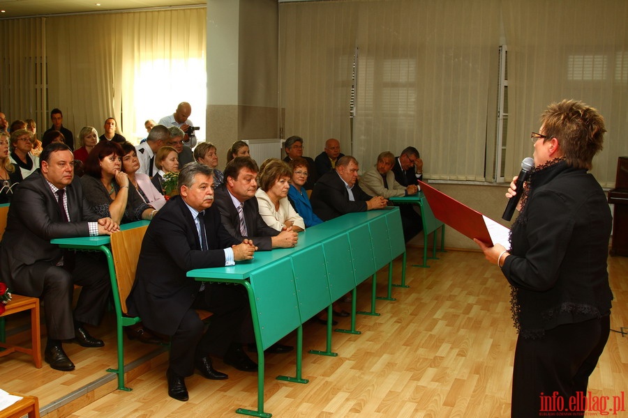 Otwarcie 3 nowoczesnie wposaonych pracowni w elblskiej szkole medycznej, fot. 1