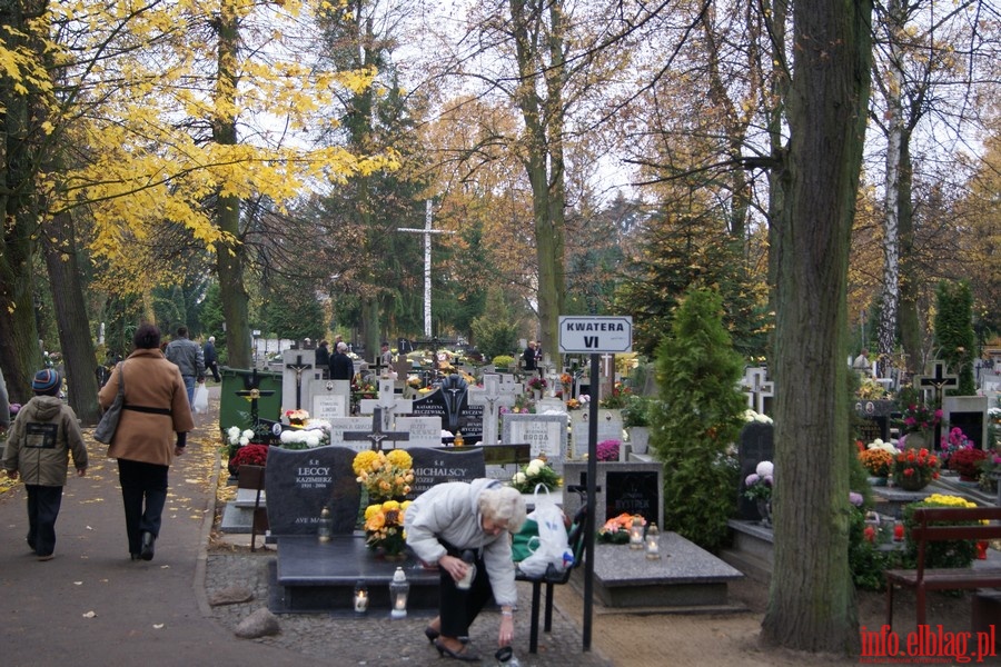 Dzień Wszystkich Świętych - 2011 rok, fot. 8