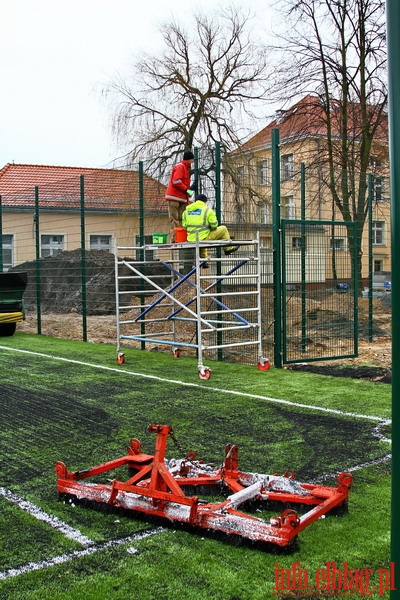 Budowa kompleksu sportowego Orlik przy SP nr 14 na ul. Mielczarskiego, fot. 2