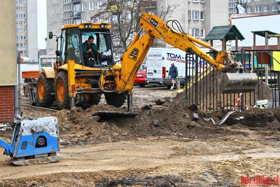 Budowa kompleksu sportowego Orlik przy SP nr 14 na ul. Mielczarskiego, fot. 7