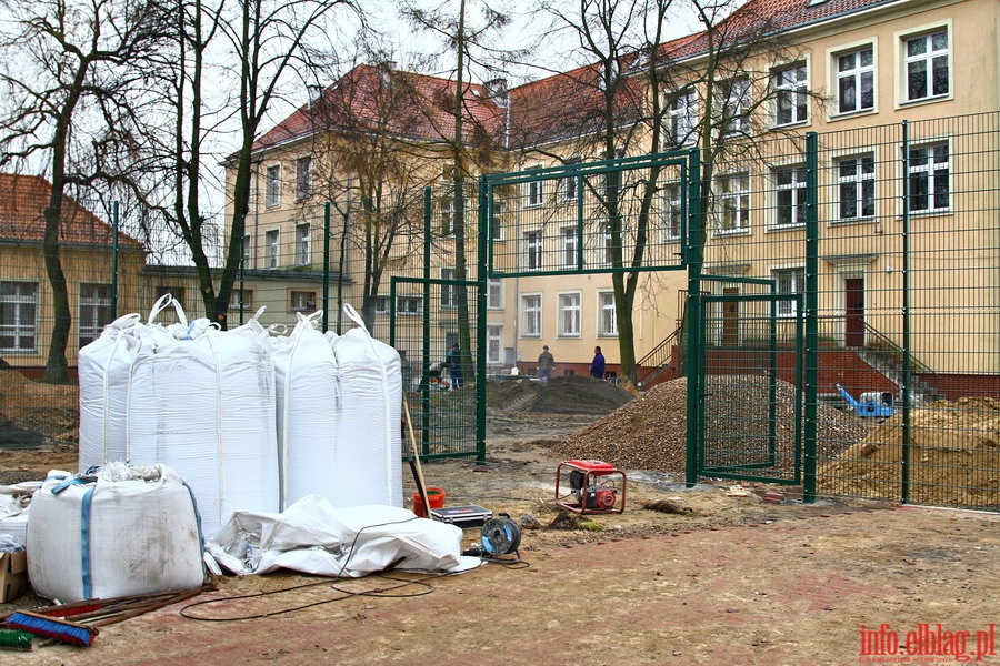 Budowa kompleksu sportowego Orlik przy SP nr 14 na ul. Mielczarskiego, fot. 18