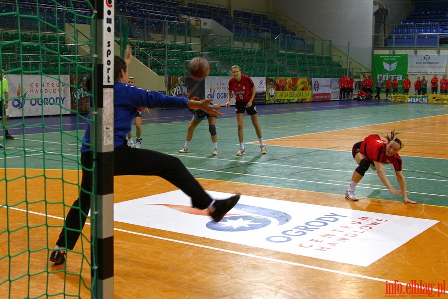 Mecz 11 kolejki PGNiG Superligi Kobiet: Start Elblg - KPR Jelenia Gra 28:29, fot. 1