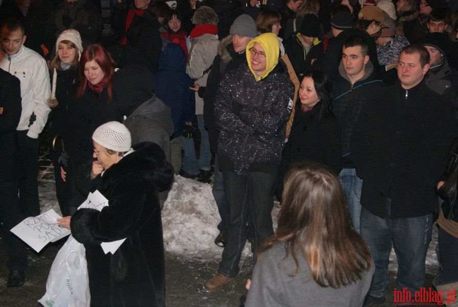 Manifest elblążan przed Bramą Targową w sprawie dokumentu ACTA, fot. 6