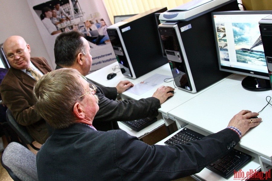 Oficjalne otwarcie zmodernizowanej pracowni komputerowej w ZST-I, fot. 14