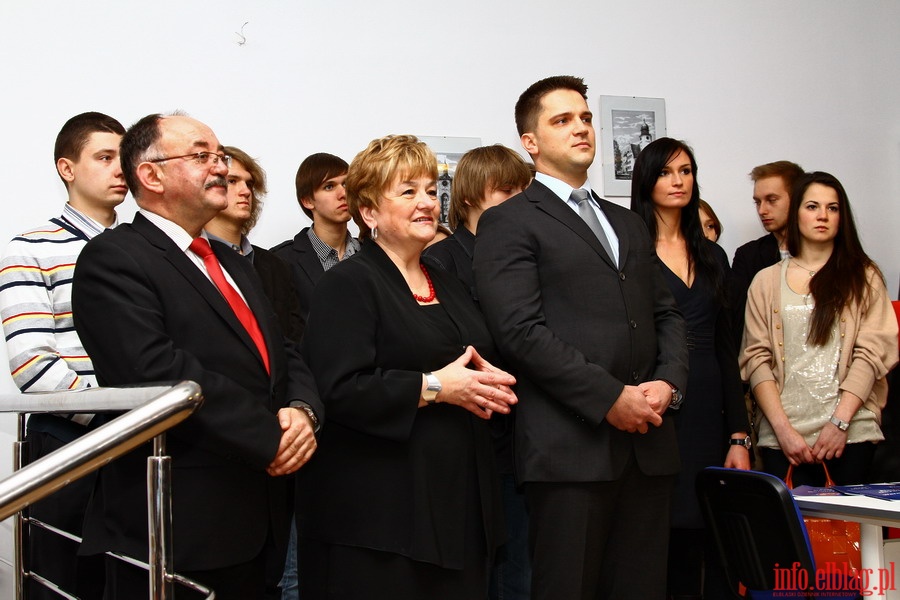 Otwarcie elbląskiego biura parlamentarnego posłów PO: Elżbiety Gelert, Mirona Sycza i Piotra Cieślińskiego, fot. 2