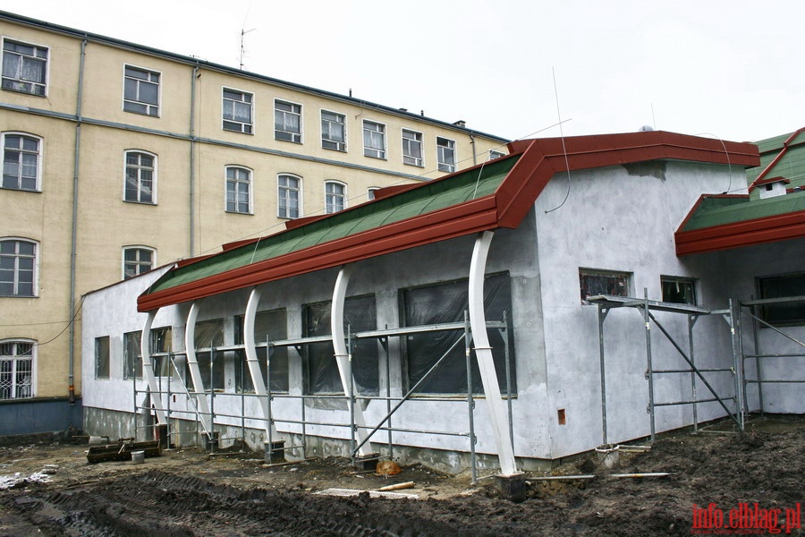 Budowa hali sportowej przy Gimnazjum nr 9 na ul. Browarnej - wiosna 2012, fot. 18