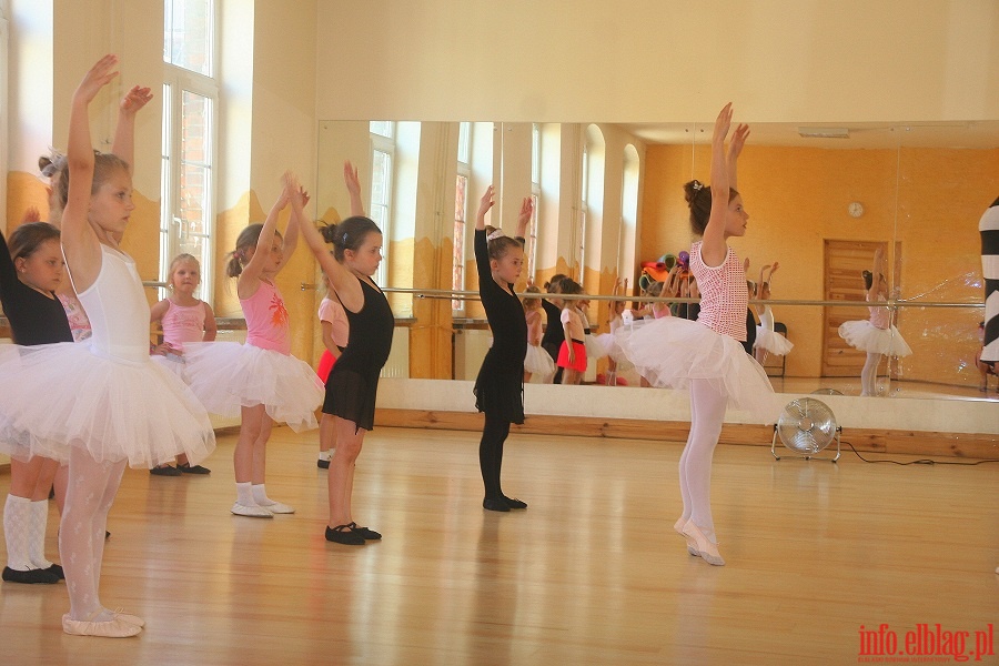 Formacja baletowa z Centrum Taca Cadmans, fot. 5