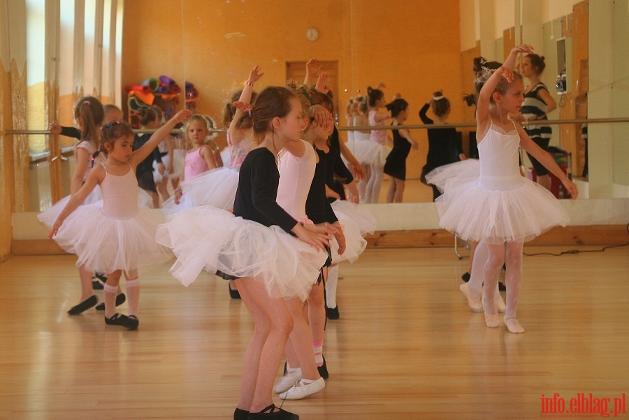 Formacja baletowa z Centrum Taca Cadmans, fot. 12