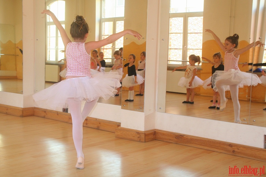 Formacja baletowa z Centrum Taca Cadmans, fot. 19