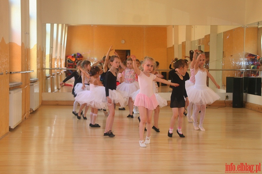 Formacja baletowa z Centrum Taca Cadmans, fot. 21