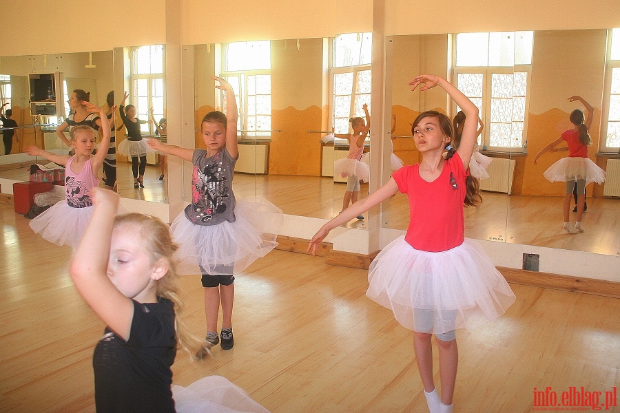 Formacja baletowa z Centrum Taca Cadmans, fot. 25