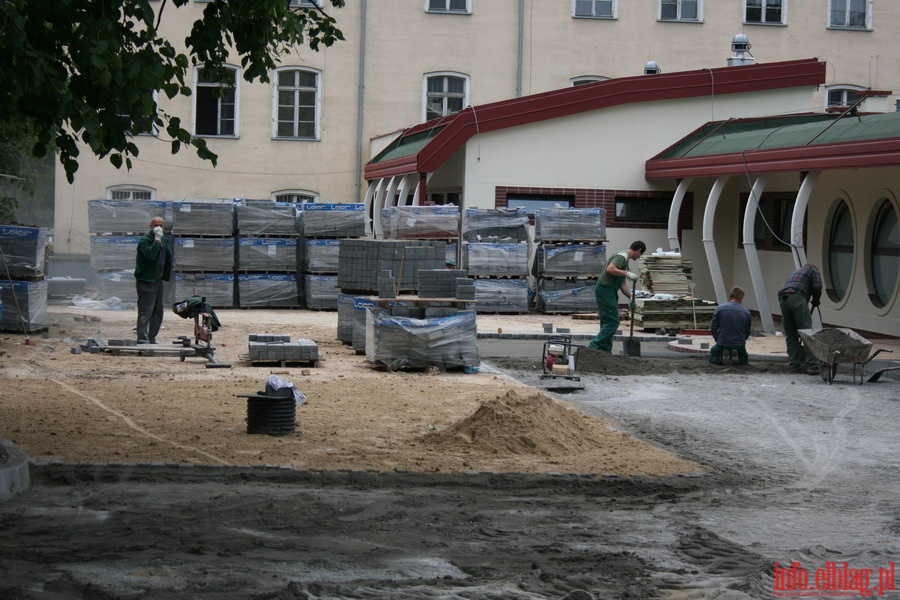 Budowa hali sportowej przy Gimnazjum nr 9 na ul. Browarnej - maj 2012, fot. 26