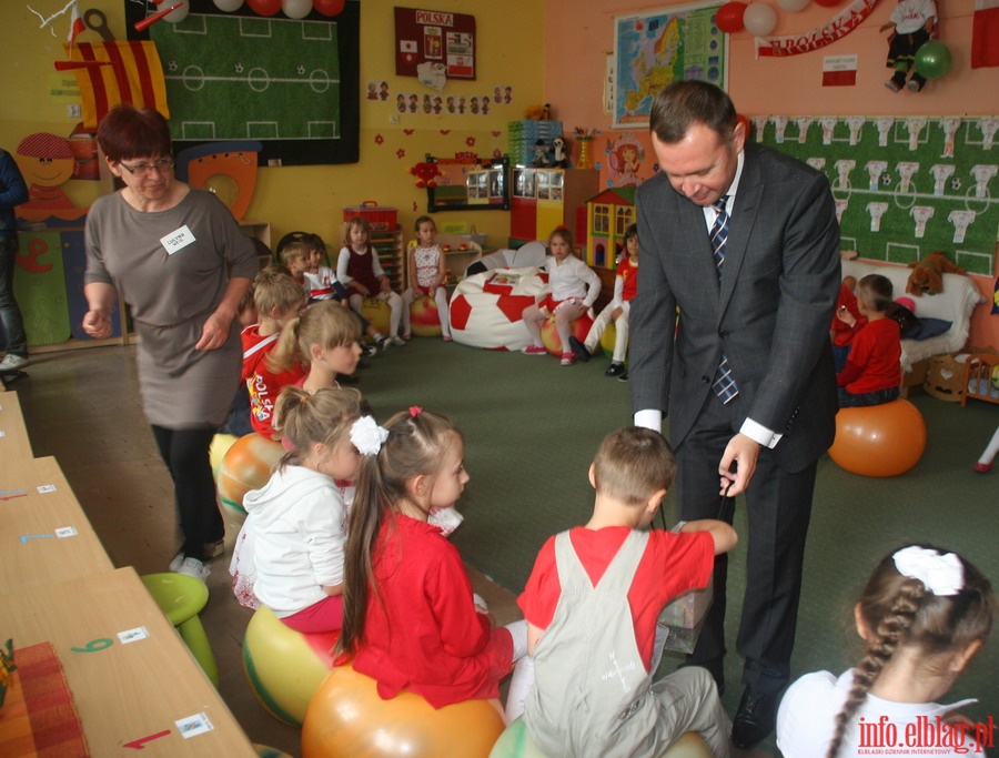 Prezydent Grzegorz Nowaczyk z odwiedzinami u przedszkolakw z okazji Dnia Dziecka, fot. 4