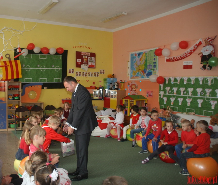 Prezydent Grzegorz Nowaczyk z odwiedzinami u przedszkolakw z okazji Dnia Dziecka, fot. 5
