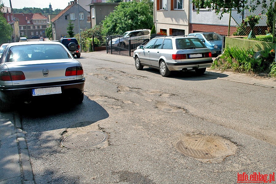 Fatalny stan jezdni i chodnikw na ulicy Piechoty w Elblgu, fot. 7