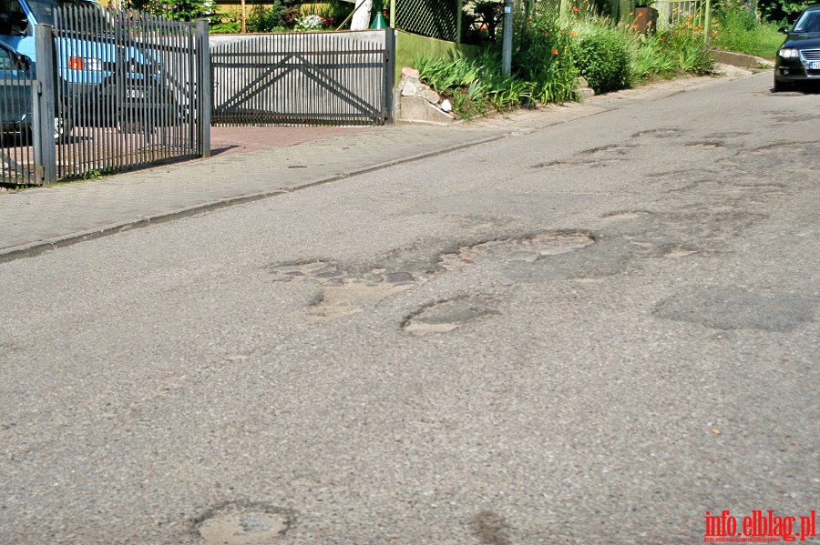 Fatalny stan jezdni i chodnikw na ulicy Piechoty w Elblgu, fot. 9