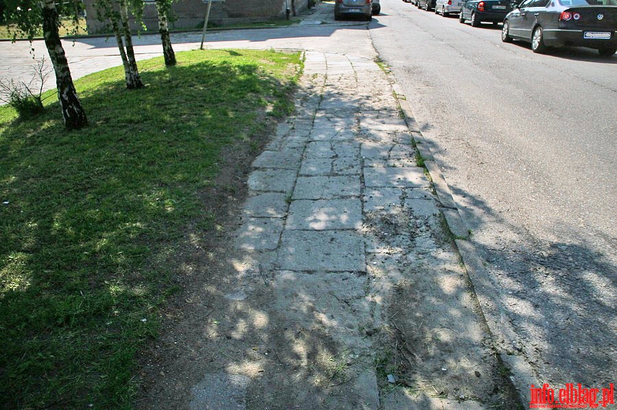 Fatalny stan jezdni i chodnikw na ulicy Piechoty w Elblgu, fot. 11