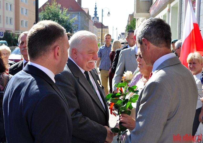 Odsonicie przez Lecha Was tablicy pamitkowej, na budynku Regionu Elblskiej Solidarnoci, fot. 20