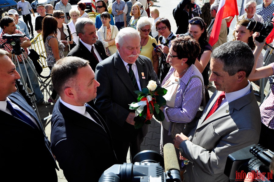 Odsonicie przez Lecha Was tablicy pamitkowej, na budynku Regionu Elblskiej Solidarnoci, fot. 21