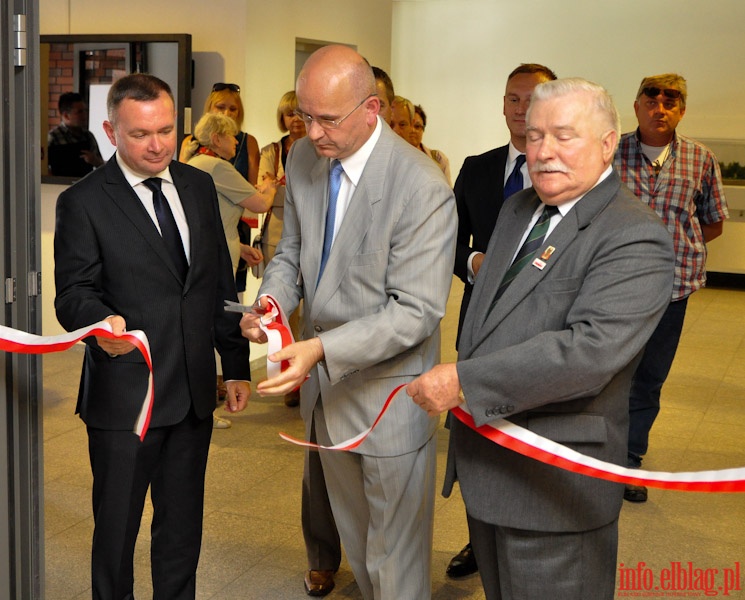 Odsonicie przez Lecha Was tablicy pamitkowej, na budynku Regionu Elblskiej Solidarnoci, fot. 26