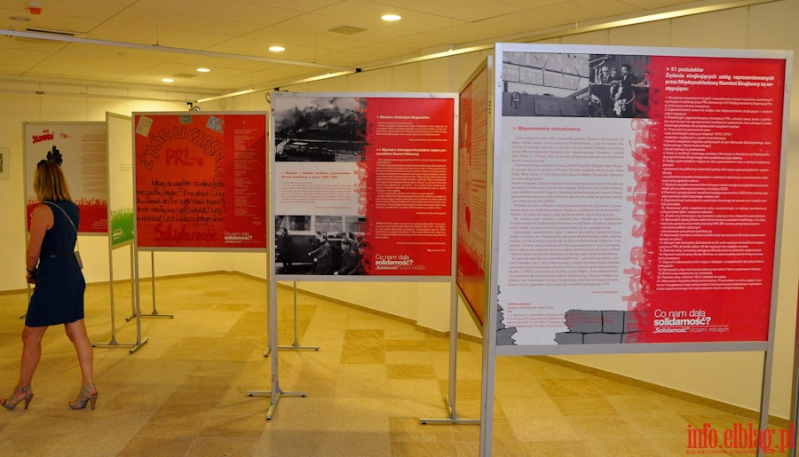 Odsonicie przez Lecha Was tablicy pamitkowej, na budynku Regionu Elblskiej Solidarnoci, fot. 35