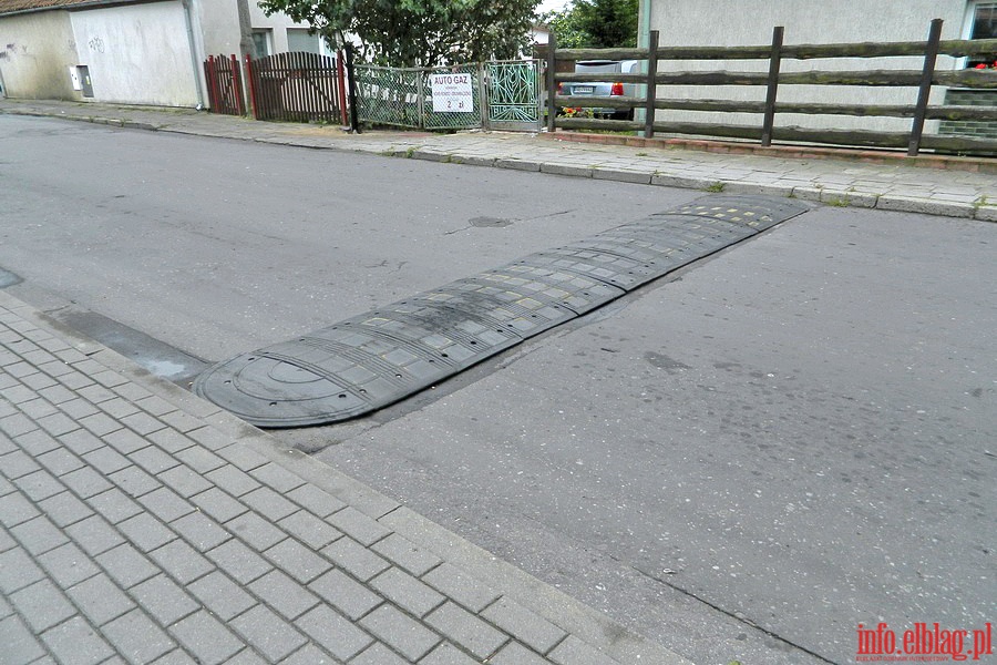 Próg zwalniający (ul. Węgrowska), fot. 6