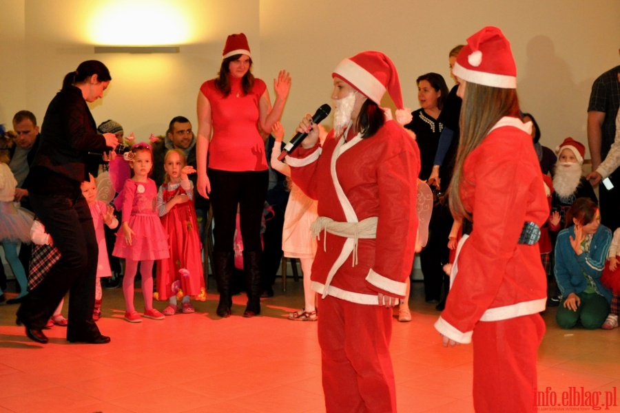 Charytatywny Mikoajkowy Bal dla Dzieci w Ratuszu Staromiejskim - 6.12.2012r., fot. 6