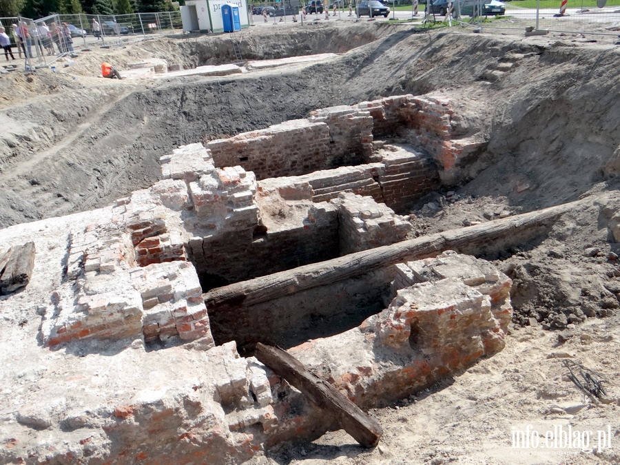 Ratownicze badania archeologiczne na Placu Słowiańskim - maj 2013, fot. 5