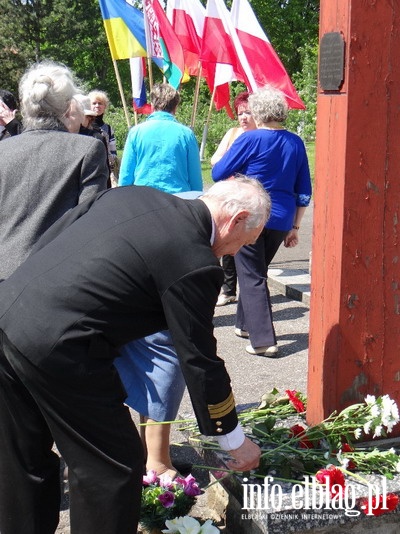 Kombatanci z Obwodu Kaliningradzkiego skadaj kwiaty pod pomnikiem onierzy Armii Radzieckiej, fot. 20