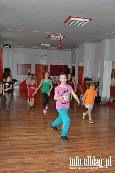 Sekcja hip-hopu dziecięcego podczas treningu w Centrum Tańca Cadmans, fot. 12
