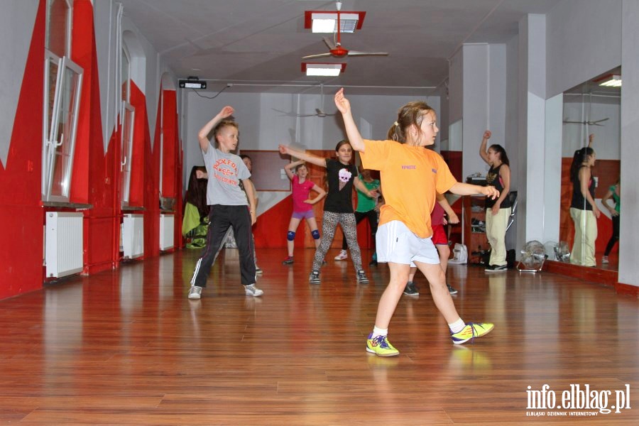 Sekcja hip-hopu dziecicego podczas treningu w Centrum Taca Cadmans, fot. 59