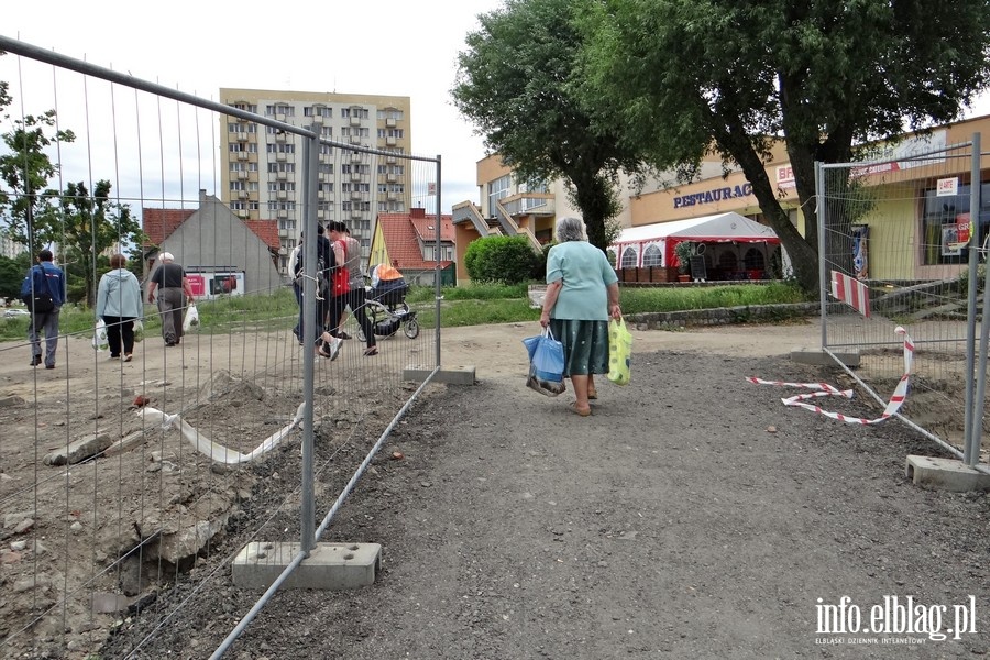 Przejcia dla pieszych na skrzyowaniu ulic 12-tego Lutego, Teatralnej, Nowowiejskiej i Pk. Dbka, fot. 19