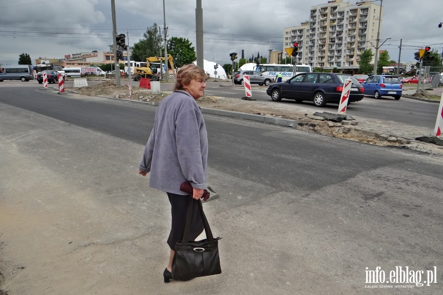 Przejcia dla pieszych na skrzyowaniu ulic 12-tego Lutego, Teatralnej, Nowowiejskiej i Pk. Dbka, fot. 34