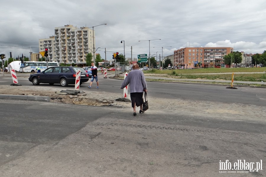 Przejcia dla pieszych na skrzyowaniu ulic 12-tego Lutego, Teatralnej, Nowowiejskiej i Pk. Dbka, fot. 35