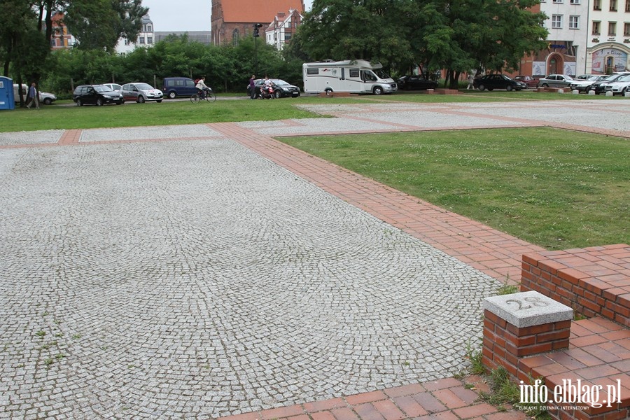 ogródek archeologiczny przed Katedrą św. Mikołaja, fot. 7