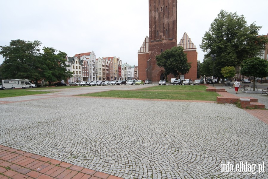 ogrdek archeologiczny przed Katedr w. Mikoaja, fot. 8