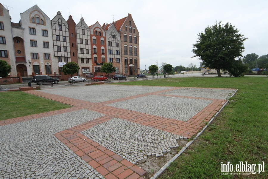 ogrdek archeologiczny przed Katedr w. Mikoaja, fot. 15