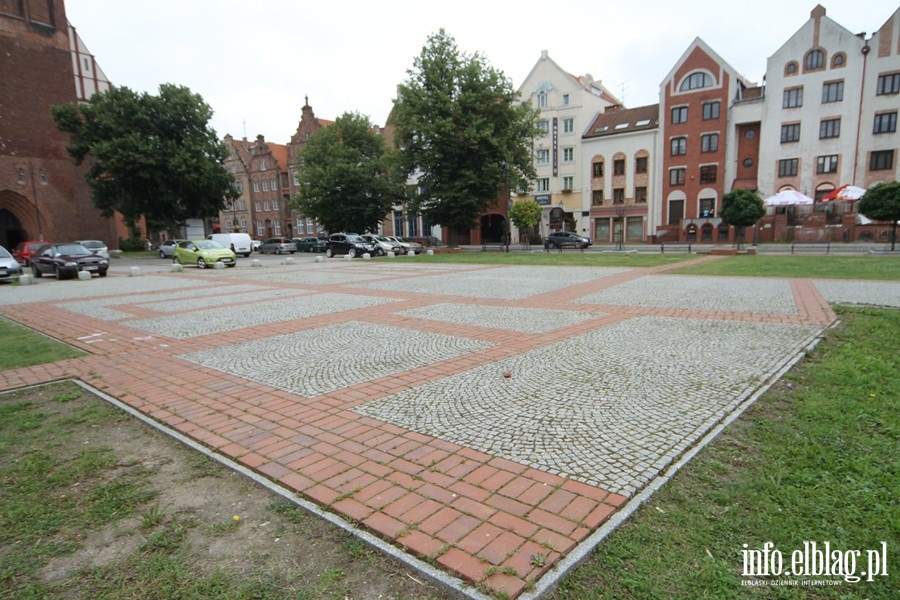 ogrdek archeologiczny przed Katedr w. Mikoaja, fot. 16