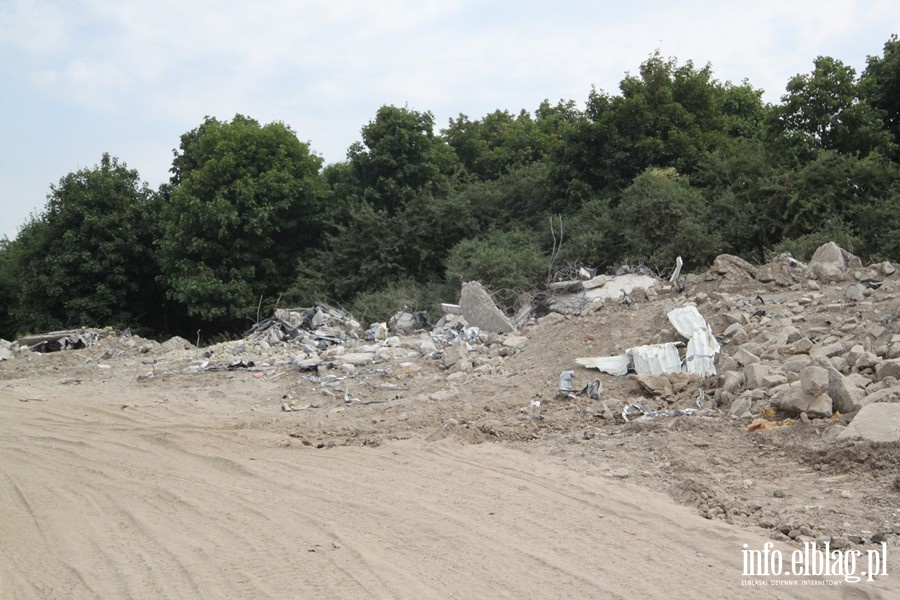Materiay z rozbudowy CH Ogrody s wywoone na Modrzewin, fot. 6