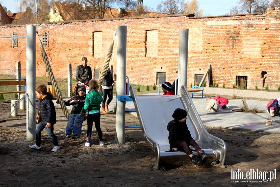 Otwarcie kreatywnego podwrka przy ul. Wapiennej, fot. 14