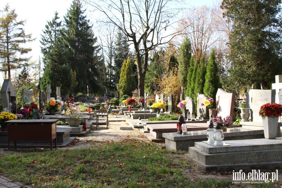 Cmentarz Agrykola w przededniu Wszystkich Świętych i Zaduszek, fot. 7