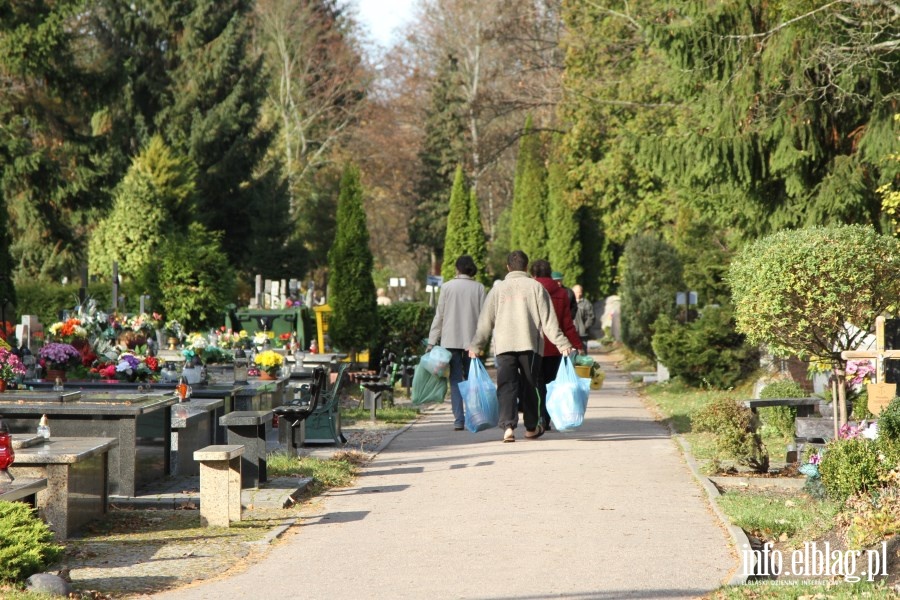 Cmentarz Agrykola w przededniu Wszystkich witych i Zaduszek, fot. 11