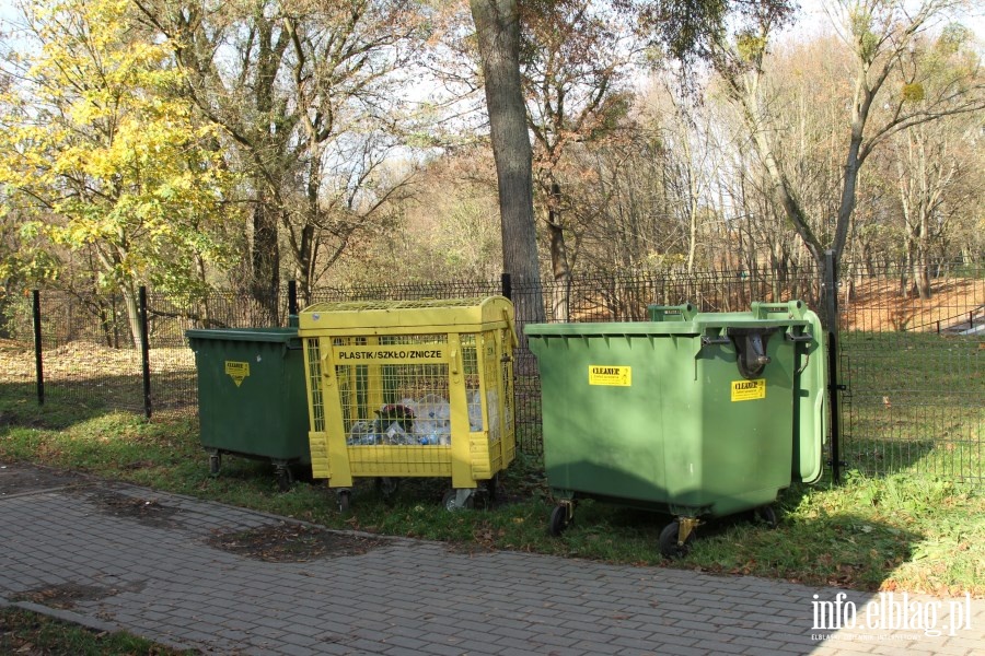 Cmentarz Agrykola w przededniu Wszystkich Świętych i Zaduszek, fot. 12